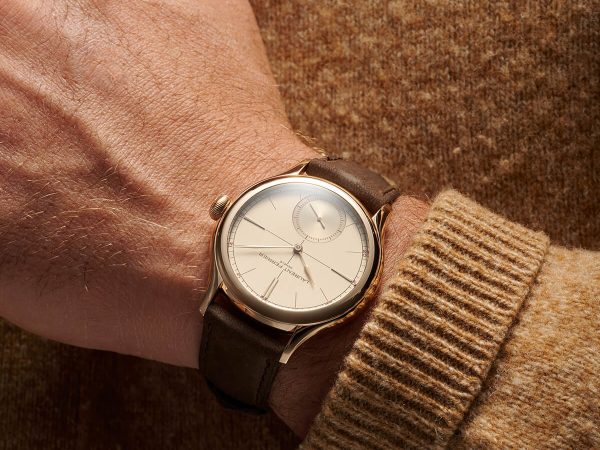 Laurent-Ferrier_Classic-Origin-Beige_Watch_LCF036.R5.BR5_Wristshot1_1200x